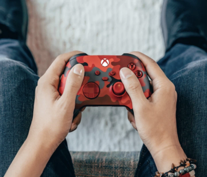 Геймпад Microsoft Xbox Series X | S Wireless Controller Daystrike Camo (QUA-00017, QAU-00017, QAU-00016) - Фото 3 Геймпад Microsoft Xbox Series X | S Wireless Controller Daystrike Camo (QUA-00017, QAU-00017, QAU-00016) - зображення 3