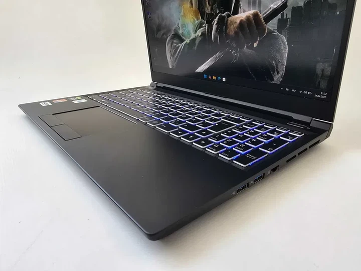 Ноутбук ігровий Clevo 15 I7 10870H/RTX 3070/RAM 16GB/SSD 500GB