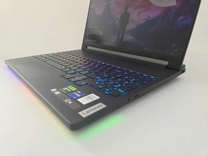 Ноутбук Lenovo Legion 9 16IRX9 (2024) I9 14900HX/RTX 4090/RAM 32GB/Mini LED 165Hz Б\В - Фото 3 Ноутбук Lenovo Legion 9 16IRX9 (2024) I9 14900HX/RTX 4090/RAM 32GB/Mini LED 165Hz Б\В - изображение 3