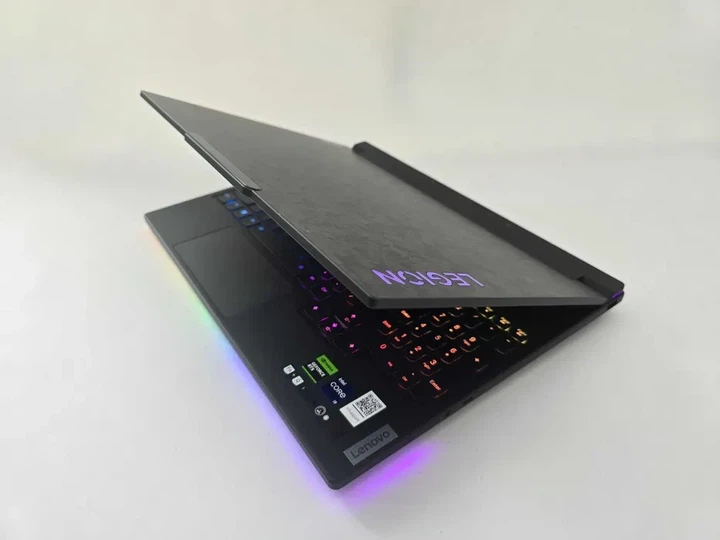 Ноутбук Lenovo Legion 9 16IRX9 (2024) I9 14900HX/RTX 4090/RAM 32GB/Mini LED 165Hz Б\В - Фото 7 Ноутбук Lenovo Legion 9 16IRX9 (2024) I9 14900HX/RTX 4090/RAM 32GB/Mini LED 165Hz Б\В - изображение 7