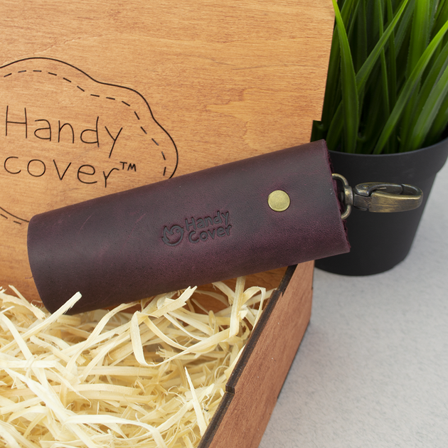 Ключница кожаная с карабином HandyCover HC0055 бордовая - Фото 6 Ключница кожаная с карабином HandyCover HC0055 бордовая - изображение 6