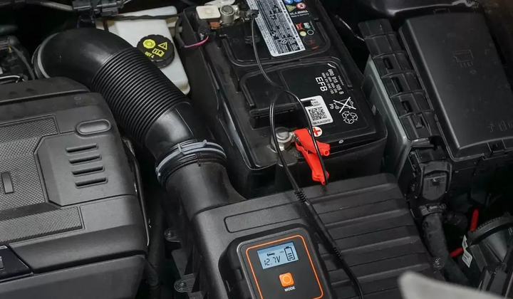 Prostownik OSRAM BATTERYcharge 908 12V/24V 8A (4052899620544) - obraz 8