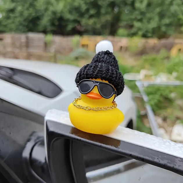 Резиновая уточка в шапке с бубоном Crazy Duck на торпеду Podarkus AD014-2 - изображение 2