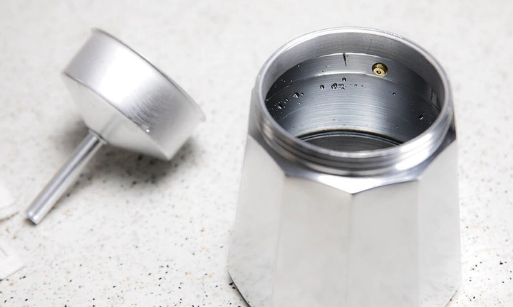 Кавоварка Cecotec Cafetera Cumbia Mimoka 900 срібляста 450 мл (8435484016186) - зображення 2