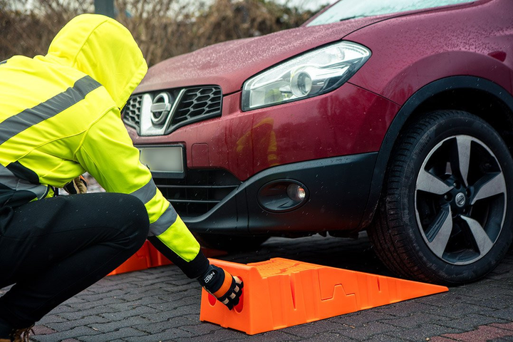 Najazd samochodowy NEO Tools 3 t 2 szt 10-478 (5907558495874) - obraz 14