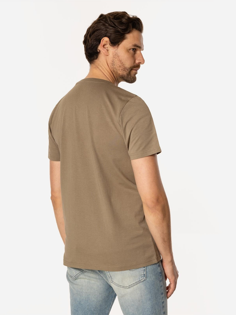 Футболка бавовняна довга чоловіча Lee Cooper Obutch-875 L Коричнева (5905991736370) - зображення 2