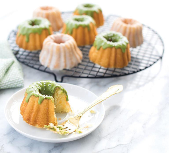 Форма для випікання кексів Nordic Ware Bundt золота 33 x 22 x 5 см (0011172862778) - зображення 5