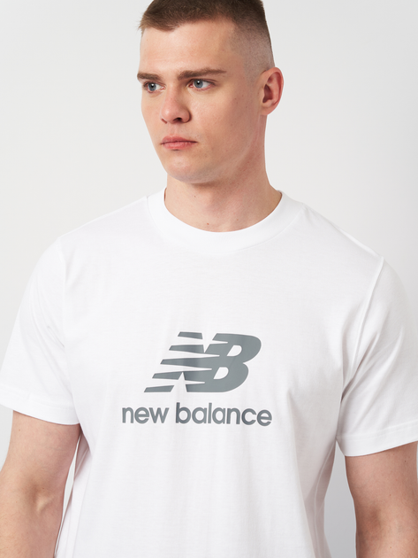Футболка бавовняна довга чоловіча New Balance Stacked Logo MT41502 S Біла (196941811352) - зображення 4