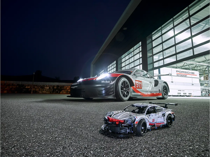 Конструктор спорткар PORSCHE 911 RSR гоночная машина 1580 детали (42096) - изображение 8