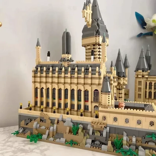 Конструктор Гарри Поттер Замок Хогвартс 6369 деталей с LED подсветкой Harry Potter - изображение 4