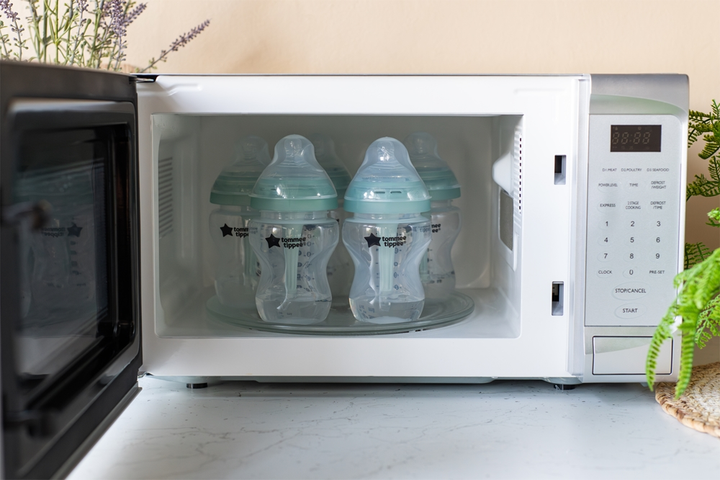 Набір пляшечок Tommee Tippee Advanced Anti-colic 260 мл 3 шт (5010415227461) - зображення 4