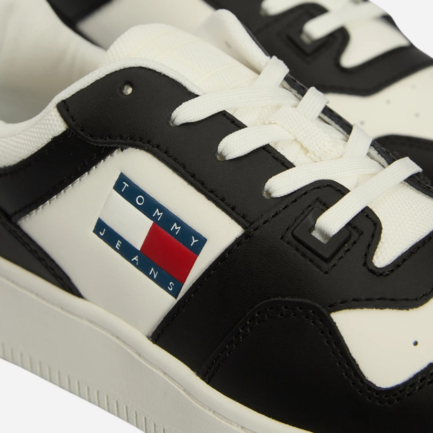 Sneakersy damskie skórzane Tommy Jeans EN0EN02505-0GS 40 Białe z czarnym (8720638359098) - obraz 4