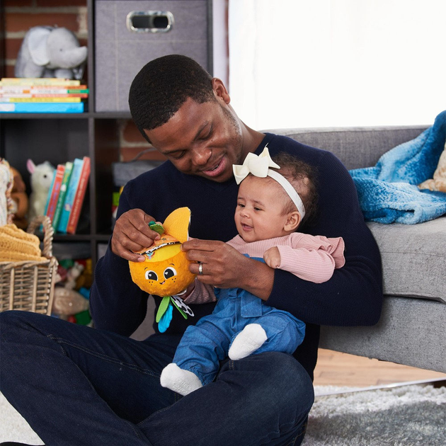 Іграшка для дитячої коляски Lamaze Olive the Orange В 827384 (0796714273846) - зображення 4