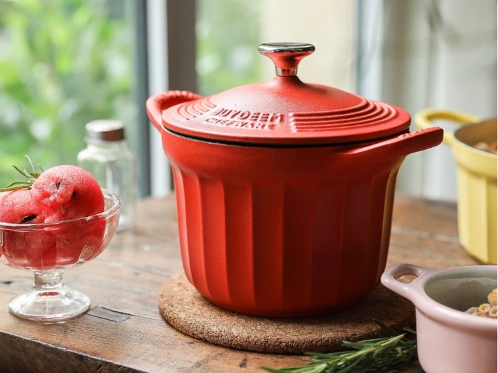 Garnek do gotowania gęsi Buydeem żeliwny emaliowany Koi Red 1.8 l (6950386610147) - obraz 8