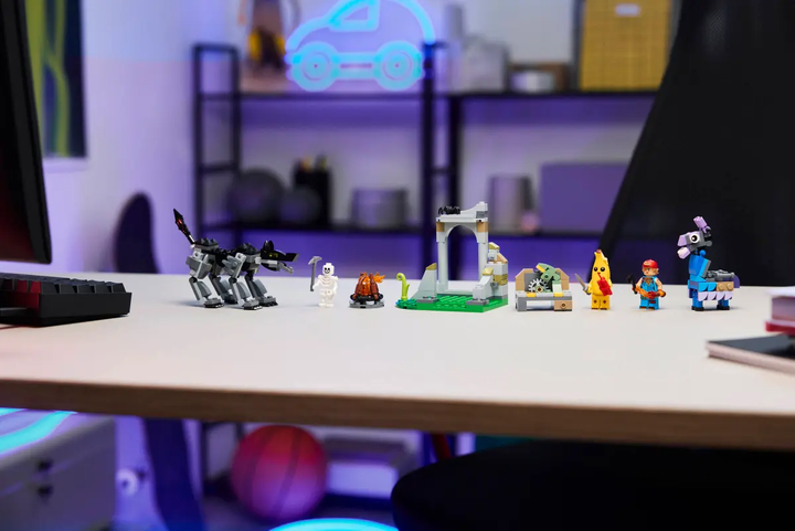Zestaw klocków LEGO Fortnite Skórek i Iskra oraz obóz 250 elementów (77075) - obraz 8