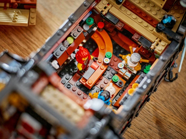 Конструктор LEGO Ninjago Щедрість храму 2387 елементів (71848