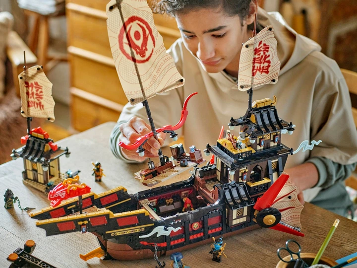 Конструктор LEGO Ninjago Legends Щедрость храма 2387 элементов