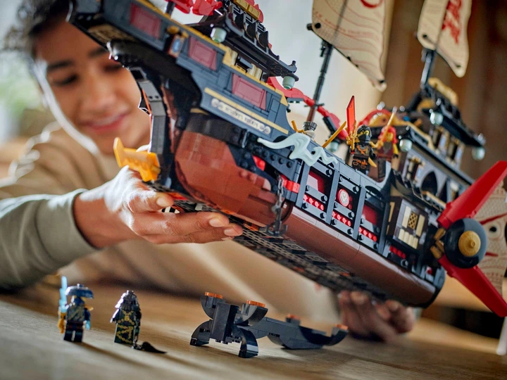 Конструктор LEGO Ninjago Legends Щедрость храма 2387 элементов