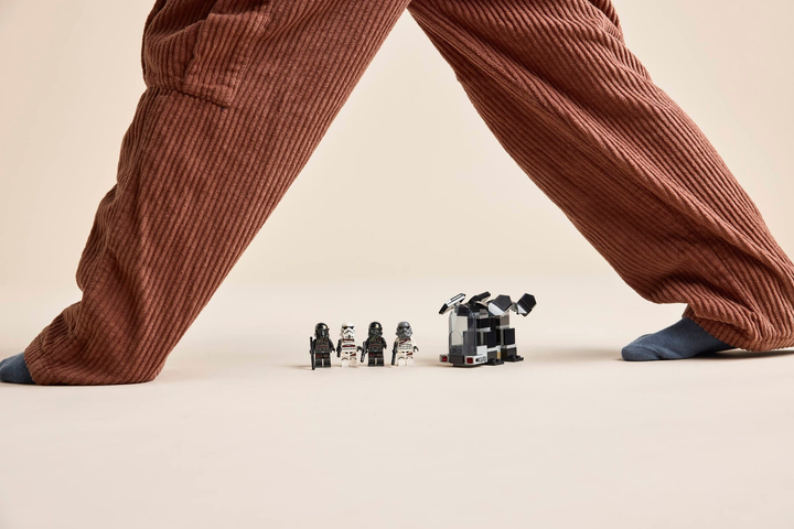 Klocki konstrukcyjne LEGO Star Wars Szturmowiec Śmierci i nocny szturmowiec - zestaw bitewny 119 elementów (75412) - obraz 14