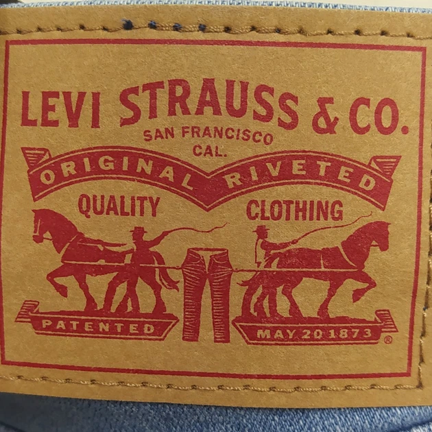 Джинсовые шорты женские Levi`s 384249615 32 Голубые (1159834709) - изображение 6