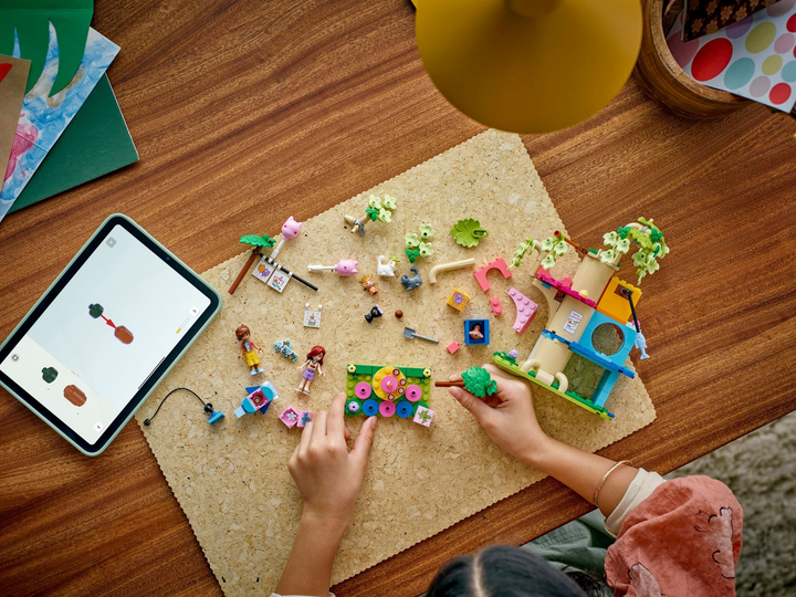 Конструктор LEGO Friends Вечірка з нагоди дня народження кота та будиночок на дереві 321 деталь (42666)  - зображення 13