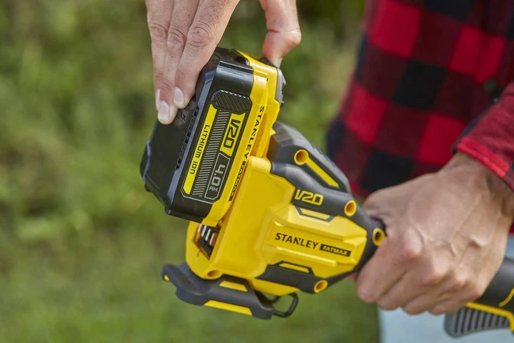 Триммер аккумуляторный Stanley FatMax 20 В, 4 Ач, 1.6 мм, ширина кошения 33 см, 6200 об/мин SFMCSTB933M - Фото 5 Триммер аккумуляторный Stanley FatMax 20 В, 4 Ач, 1.6 мм, ширина кошения 33 см, 6200 об/мин SFMCSTB933M - изображение 5