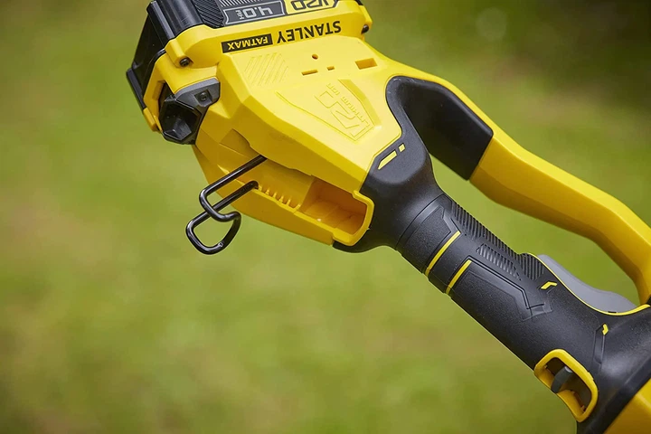 Высоторез аккумуляторный со штангой Stanley FatMax 20 В, 4 Ач, 20 см, 3/8", общая длина инструмента без шины >3м SFMCPS620M1 - Фото 3 Высоторез аккумуляторный со штангой Stanley FatMax 20 В, 4 Ач, 20 см, 3/8", общая длина инструмента без шины >3м SFMCPS620M1 - изображение 3
