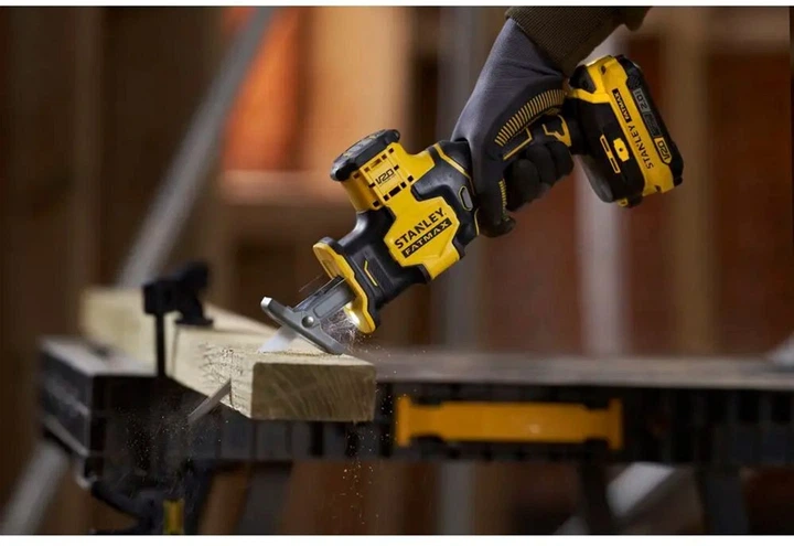 Пила сабельная аккумуляторная Stanley FatMax 18В (V20) Li-Ion, 2800 ход/мин SFMCS305B - Фото 8 Пила сабельная аккумуляторная Stanley FatMax 18В (V20) Li-Ion, 2800 ход/мин SFMCS305B - изображение 8