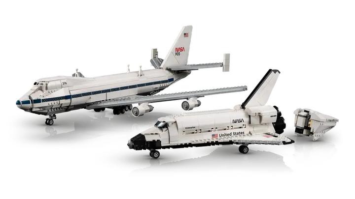 Zestaw klocków LEGO Icons Shuttle Carrier Aircraft 2417 elementów (10360) - obraz 6