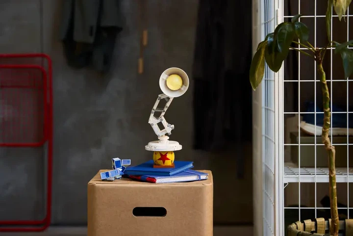 Конструктор LEGO Ideas Disney Pixar Luxo Jr. 613 элементов (21357) - изображение 10
