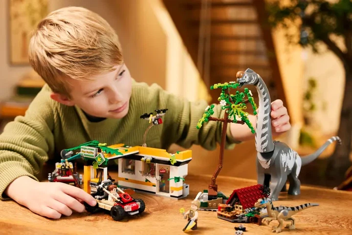 Конструктор LEGO Jurassic World По следу титанозавра и раптора 582