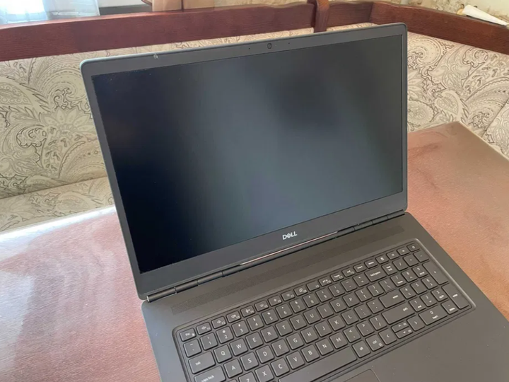 Игровой ноутбук Dell Precision 7760 / 17.3" (1920x1080) FullHD IPS / Intel Core i7-11850H (8 (16) ядра по 2.5 - 4.8 GHz) / 64 GB DDR4 / 512 GB SSD+512 GB SSD / nVidia RTX A3000, 6 GB GDDR6, 192-bit / WebCam б/у - Фото 5 Игровой ноутбук Dell Precision 7760 / 17.3" (1920x1080) FullHD IPS / Intel Core i7-11850H (8 (16) ядра по 2.5 - 4.8 GHz) / 64 GB DDR4 / 512 GB SSD+512 GB SSD / nVidia RTX A3000, 6 GB GDDR6, 192-bit / WebCam б/у - изображение 5