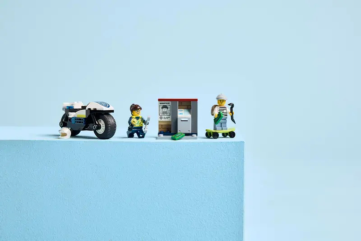 Конструктор LEGO City Поліцейська погоня на мотоциклі 65 елемента (60455) - зображення 10