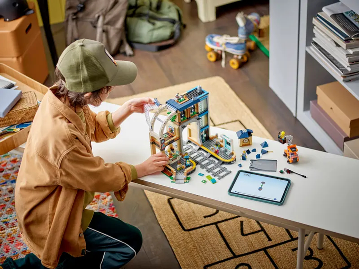 Zestaw klocków LEGO City Centralny dworzec kolejowy 752 elementy (60469) - obraz 7