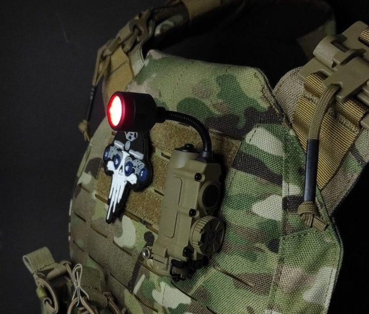 Тактичний військовий ліхтарик на шолом Sidewinder Stalk із кріпленням на каску койот - зображення 5