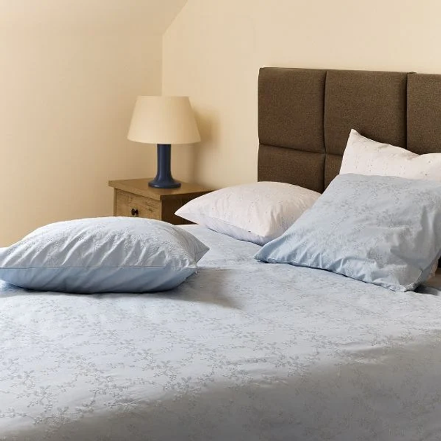 Komplet pościeli Homla Lilith Premium Półtorej Poszewka na pościel 160 x 200 cm + 2 poszewki na poduszki 50 x 60 cm haftowany Niebieski (5904183880839) - obraz 1