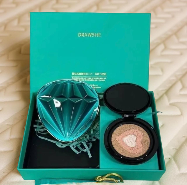 Трехцветный тональный кушон TUZ Drawshe Emerald Crystal Glow увлажнение сменный блок 24 г - Фото 2 Трехцветный тональный кушон TUZ Drawshe Emerald Crystal Glow увлажнение сменный блок 24 г - изображение 2