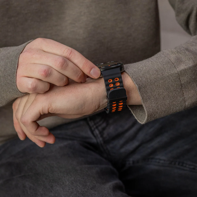 Перфорований ремінець broband Classic Color для Samsung Galaxy Watch Ultra – чорно-помаранчевий (силікон) - зображення 7