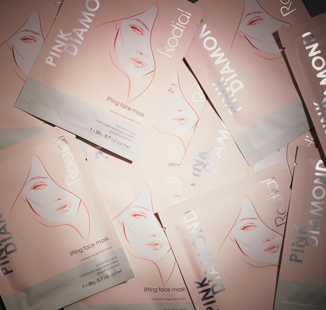 Maseczka w płachcie do twarzy Rodial Pink Diamond Lifting liftingująca 4 szt x 20 g (5060725473539) - obraz 4