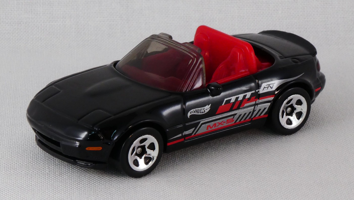 Машинка Базовая Hot Wheels '91 Mazda MX-5 Miata J-Imports 1:64