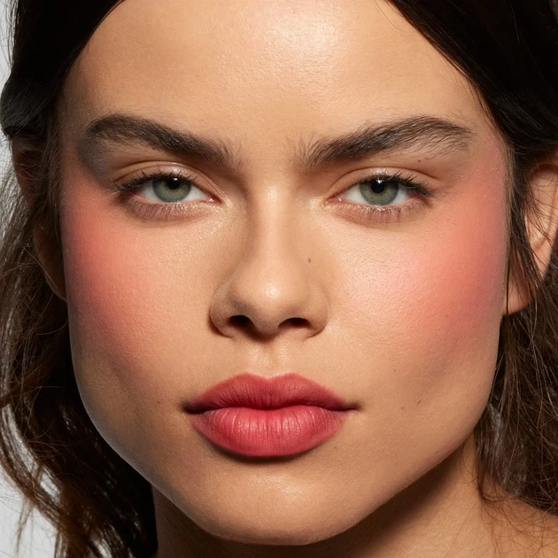 Румяна-тинт для губ та щек Kylie Cosmetics "Summer feeling " Lip & Cheek Blush Tint № 212 - изображение 3