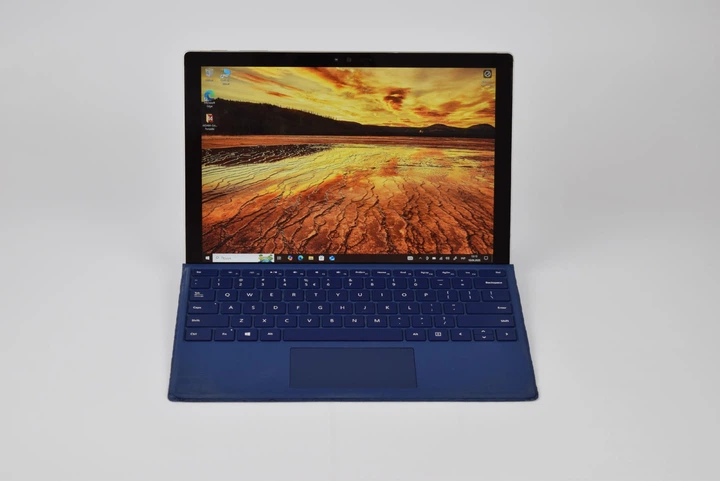 Ультрабук-планшет Microsoft Surface Pro 4 1724 i5-6300U / 8 гб
