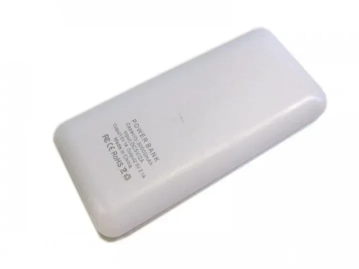 Портативный Power Bank UKC 30000 mAh зарядное устройство с LCD экраном Белый 2176 - изображение 4