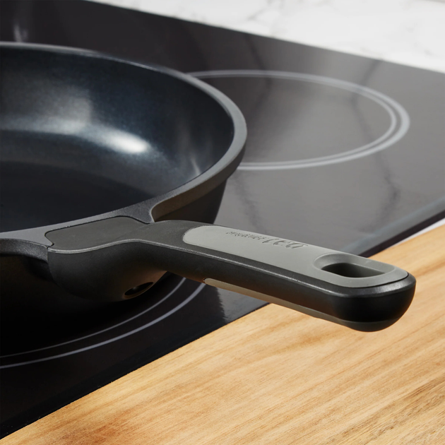 Patelnia Berghoff Stone+ Non Stick czarna 24 cm (5413821374901) - obraz 6