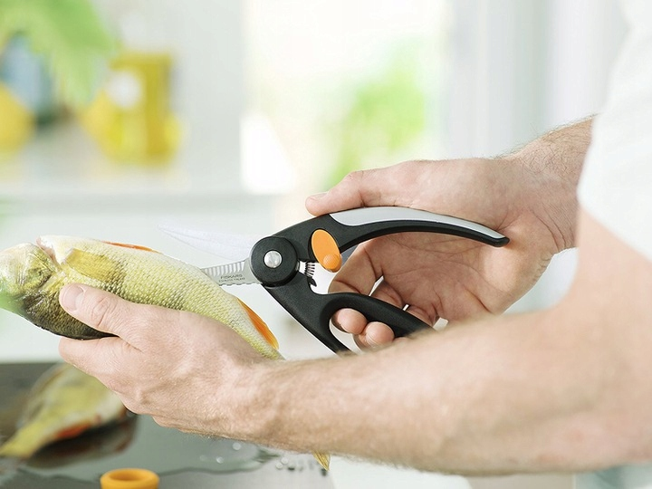Nożyce do ryb Fiskars Functional Form 22 cm (6411501991270) - obraz 3