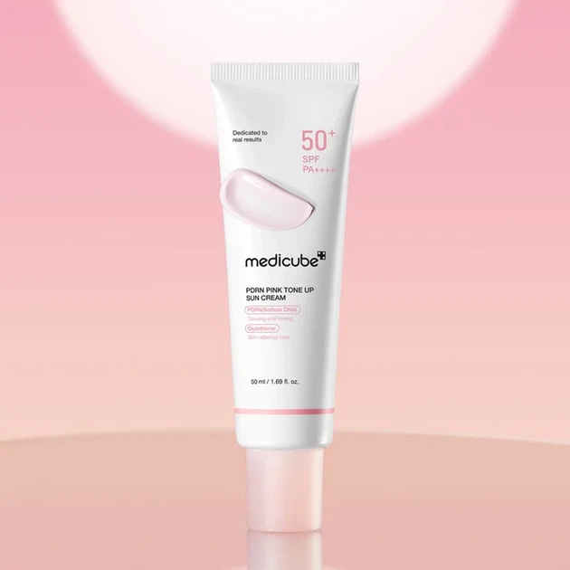 Сонцезахисний тонуючий крем з спф Medicube PDRN Pink Tone Up Sun Cream SPF 50+ PA++++ 50 мл - Фото 1 Сонцезахисний тонуючий крем з спф Medicube PDRN Pink Tone Up Sun Cream SPF 50+ PA++++ 50 мл - зображення 1