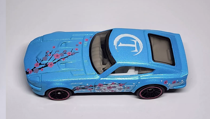 Машинка Базова Hot Wheels Datsun 240Z HW Art Cars 1:64 JJB80 Blue