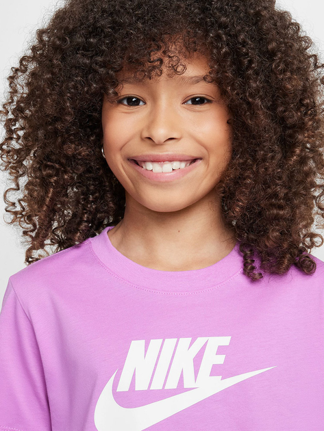 Дитяча футболка для дівчинки Nike G Nsw Tee Crop Futura Hbr FZ5548-532 122-128 XS Світло-фіолетова (197602749175) - зображення 4