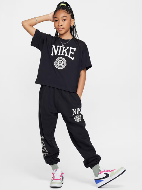 Підліткова футболка для дівчинки Nike G Nsw Tee Graphic Star HM6303-010 147-158 L Чорна (197602727449) - зображення 4