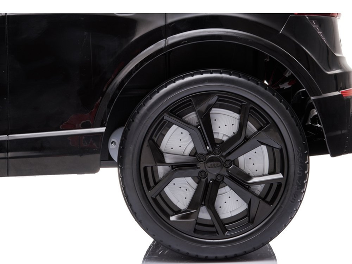 Samochód elektryczny dla dzieci Lean Toys Audi RS Q8 Czarny (5903802454949) - obraz 16